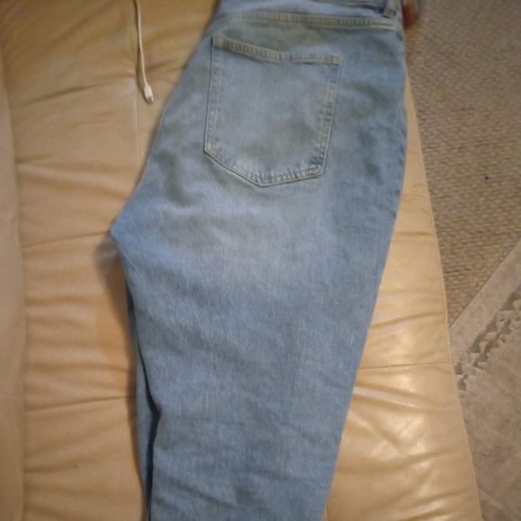 Women's H&M Boyfriend Jeans - Picture 2 of 2